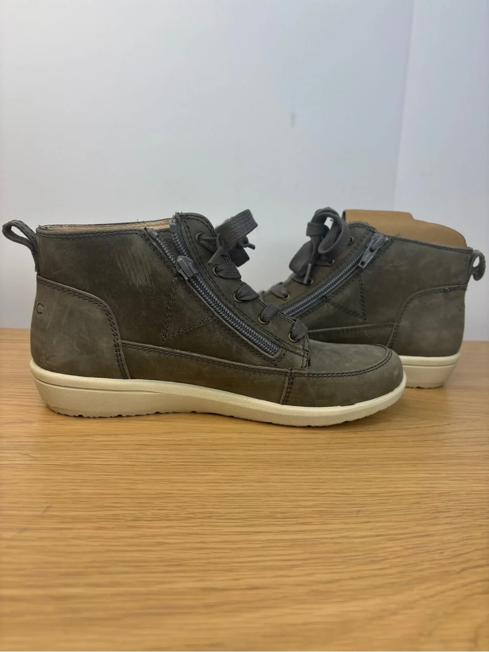 Vionic Shawna Ankle Boot Woman’s‎ Size 6 in Slate Grey NEW!